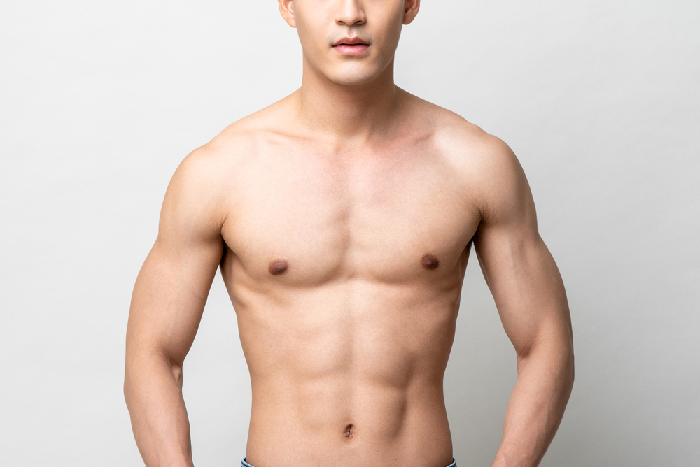 Man with healthy, thin torso after liposuction.